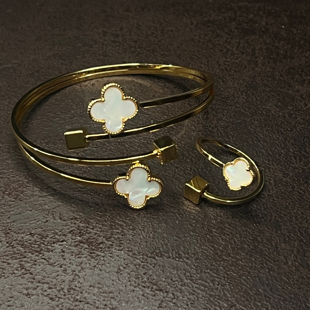 21K Gold Plated and White Clover Jewelry Set